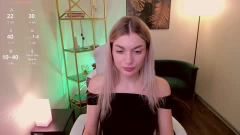 Snapshot of alicewooong chatting on October 2025 03:21:01 PM Alice online show from October 2025 03:21:01 PM