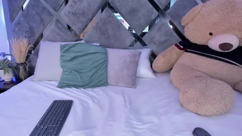 Alice  online show from January 2025 04:03:01 PM