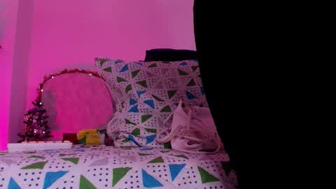 Alicia Kyse  online show from December 2025 03:01:02 AM