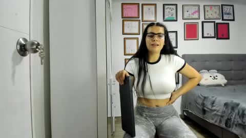 Snapshot of alicia_rainbow chatting on June 2026 04:00:02 AM alicia_rainbow online show from June 2026 04:00:02 AM