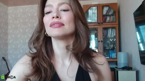 Snapshot of alicia_savory chatting on March 2026 07:44:01 AM Alicia online show from March 2026 07:44:01 AM