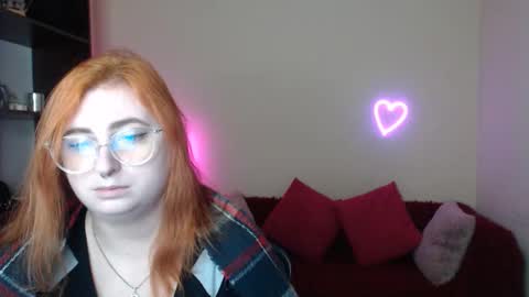 Snapshot of alicia_side_red chatting on November 2025 06:35:02 AM Alicia online show from November 2025 06:35:02 AM