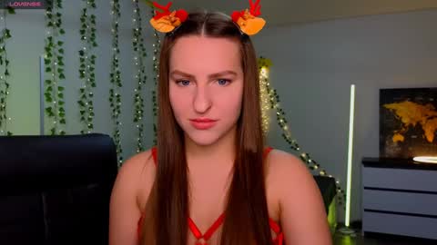 Snapshot of alicia_x_art chatting on December 2024 01:40:02 AM Alicia Lici  online show from December 2024 01:40:02 AM