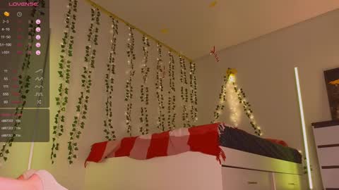 Snapshot of alicia_x_art chatting on December 2024 04:44:02 AM Alicia Lici  online show from December 2024 04:44:02 AM