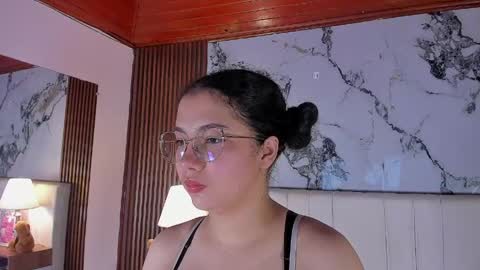 Snapshot of alicialevy chatting on April 2026 11:16:02 AM LUNA online show from April 2026 11:16:02 AM