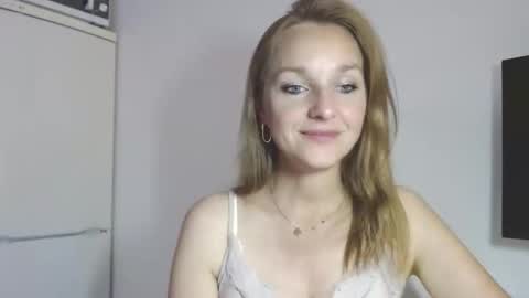 Snapshot of alicialux chatting on June 2026 04:56:02 PM Alicia online show from June 2026 04:56:02 PM
