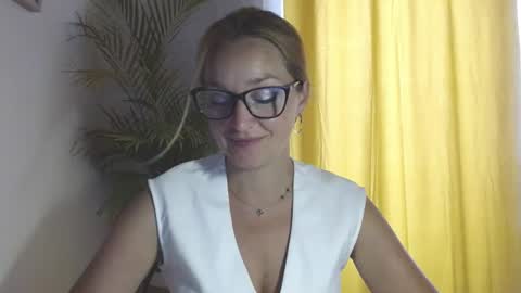 Snapshot of alicialux chatting on July 2026 06:42:02 AM Alicia online show from July 2026 06:42:02 AM