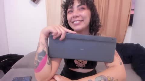 Snapshot of aliciapalmer19 chatting on December 2024 11:12:02 PM Alis 3 independent model 3 online show from December 2024 11:12:02 PM