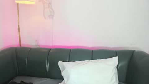 Snapshot of aliciawhite_nt chatting on February 2026 01:05:01 PM Alicia online show from February 2026 01:05:01 PM