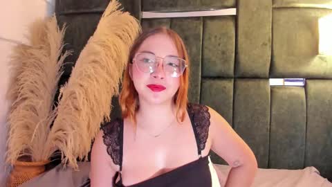 Snapshot of aliciawhite_nt chatting on February 2026 02:51:01 PM Alicia online show from February 2026 02:51:01 PM