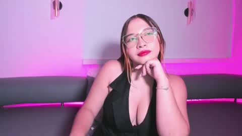 Snapshot of aliciawhite_nt chatting on March 2026 12:23:02 AM Alicia online show from March 2026 12:23:02 AM