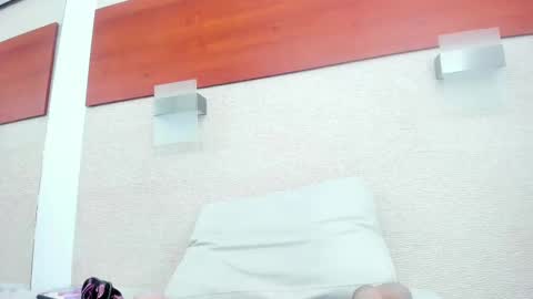 im tutti online show from February 2025 05:36:02 AM