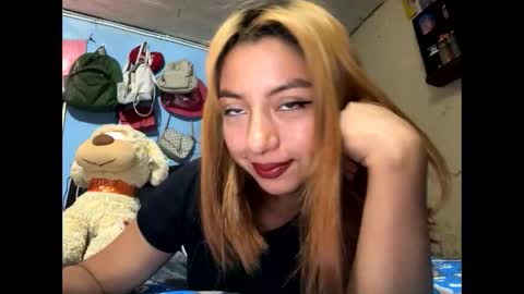 Snapshot of alicie_oconoor chatting on April 2026 03:34:01 PM Karla Oconoor online show from April 2026 03:34:01 PM