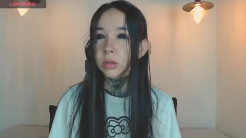 Snapshot of alien_eyes09 chatting on March 2026 01:33:02 AM online show from March 2026 01:33:02 AM