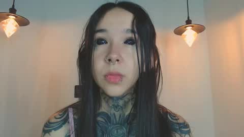 Snapshot of alien_eyes09 chatting on March 2026 02:06:01 AM online show from March 2026 02:06:01 AM