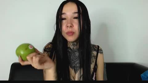 Snapshot of alien_eyes09 chatting on April 2026 01:27:01 AM online show from April 2026 01:27:01 AM