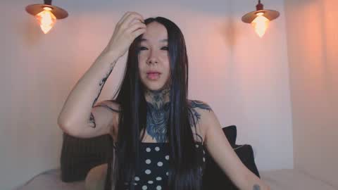 Snapshot of alien_eyes09 chatting on April 2026 01:33:01 AM online show from April 2026 01:33:01 AM