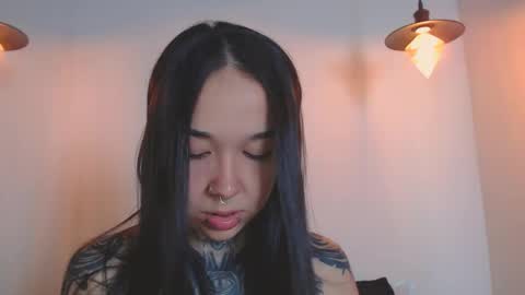 Snapshot of alien_eyes09 chatting on April 2026 01:08:01 AM online show from April 2026 01:08:01 AM