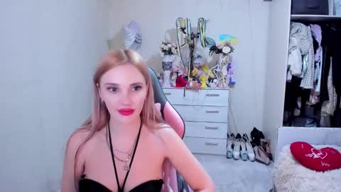 Snapshot of alienanna chatting on January 2025 07:31:01 AM Alienanna1 online show from January 2025 07:31:01 AM