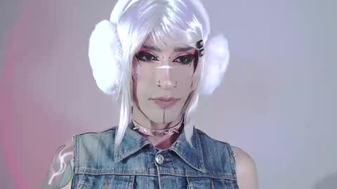 Snapshot of alienexxx chatting on December 2024 05:44:01 AM     online show from December 2024 05:44:01 AM