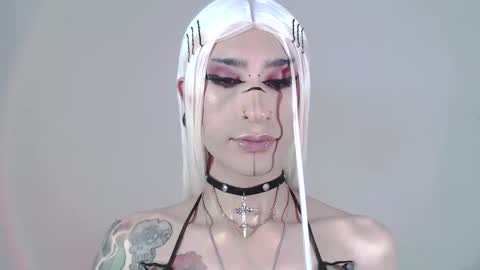 Snapshot of alienexxx chatting on January 2025 01:58:02 AM     online show from January 2025 01:58:02 AM