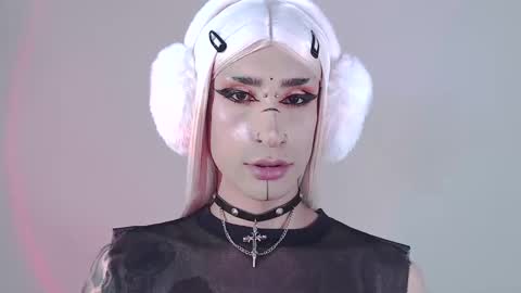 Snapshot of alienexxx chatting on February 2025 01:52:02 AM     online show from February 2025 01:52:02 AM