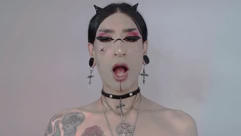 Snapshot of alienexxx chatting on September 2025 09:18:01 PM     online show from September 2025 09:18:01 PM