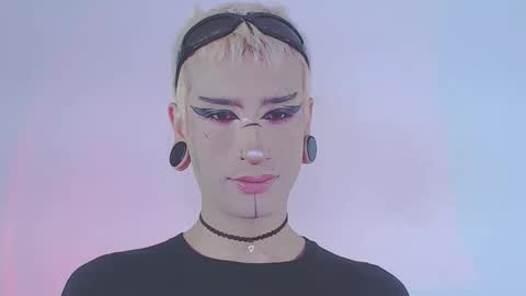 Snapshot of alienexxx chatting on March 2026 04:01:01 PM online show from March 2026 04:01:01 PM