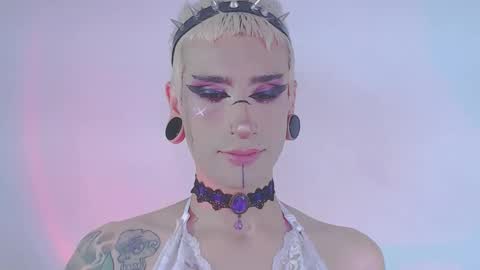 Snapshot of alienexxx chatting on March 2026 01:00:02 AM online show from March 2026 01:00:02 AM