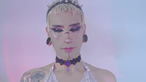 Snapshot of alienexxx chatting on March 2026 05:52:02 PM online show from March 2026 05:52:02 PM