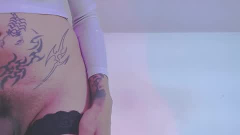 Snapshot of alienexxx chatting on April 2026 04:07:01 PM online show from April 2026 04:07:01 PM