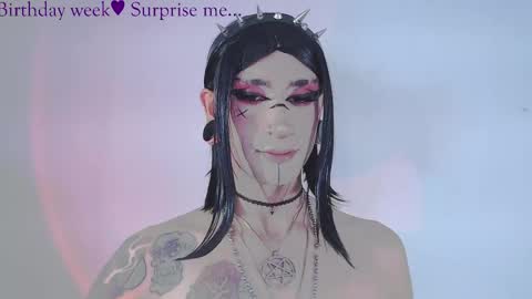 Snapshot of alienexxx chatting on April 2026 12:02:02 AM online show from April 2026 12:02:02 AM