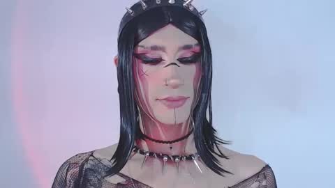 Snapshot of alienexxx chatting on April 2026 01:07:01 AM online show from April 2026 01:07:01 AM