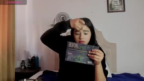 aliice_walker_ online show from February 2025 01:41:01 PM