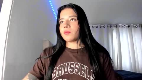 aliice_walker_ online show from October 2025 08:42:01 PM