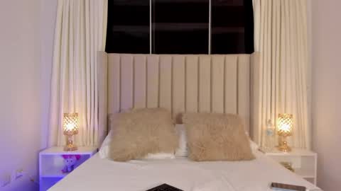 Snapshot of aliison_smith chatting on April 2026 04:02:02 AM Alisson online show from April 2026 04:02:02 AM