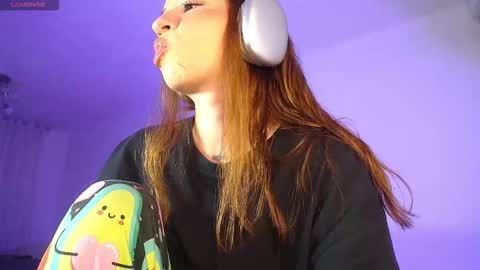 Snapshot of alina_lee01 chatting on March 2026 01:55:02 AM NYX online show from March 2026 01:55:02 AM