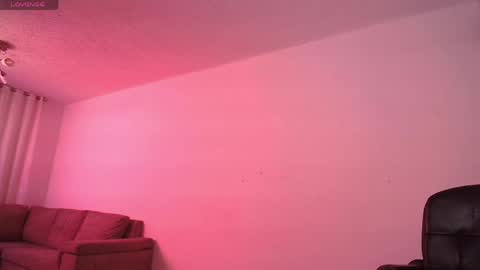 Snapshot of alina_lee01 chatting on April 2026 01:23:02 AM NYX online show from April 2026 01:23:02 AM