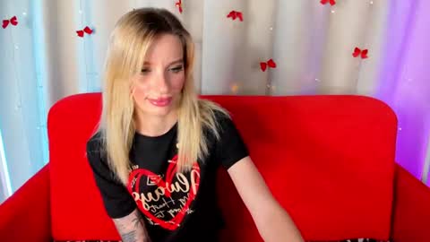Snapshot of alina_lovelyx chatting on June 2026 01:07:02 AM Alina online show from June 2026 01:07:02 AM
