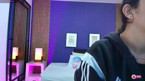 Alina online show from October 2025 12:02:02 PM