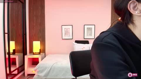 Alina online show from November 2025 11:21:02 AM