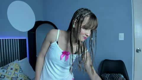 Snapshot of alina_valmont chatting on April 2026 07:22:01 PM A L I N A online show from April 2026 07:22:01 PM