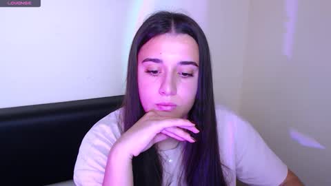 Snapshot of alinaasti_ chatting on October 2025 07:55:02 AM Alina online show from October 2025 07:55:02 AM