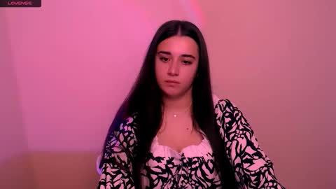 Snapshot of alinaasti_ chatting on November 2025 08:48:02 AM Alina online show from November 2025 08:48:02 AM