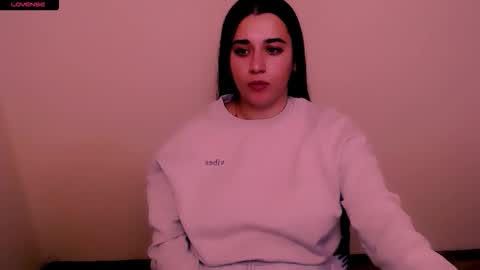 Snapshot of alinaasti_ chatting on November 2025 09:56:02 AM Alina online show from November 2025 09:56:02 AM