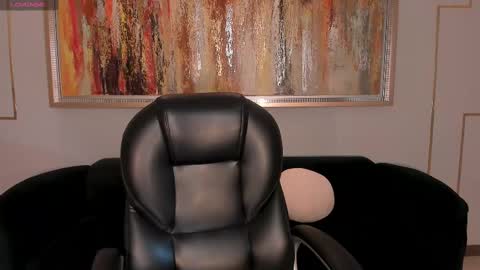 alinakravitz_ online show from October 2025 11:27:02 AM