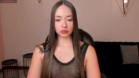 alinakravitz_ online show from November 2025 12:16:01 PM