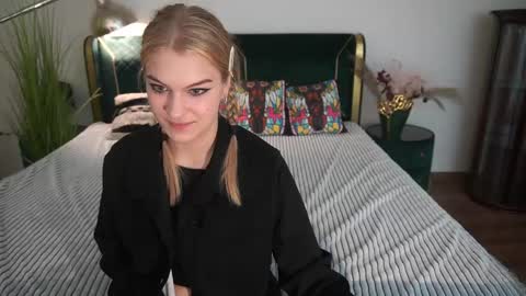 Snapshot of alinalemon chatting on May 2026 06:21:01 AM Alina online show from May 2026 06:21:01 AM