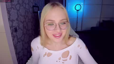 Snapshot of alinaocean chatting on May 2026 10:44:02 AM alinaocean online show from May 2026 10:44:02 AM