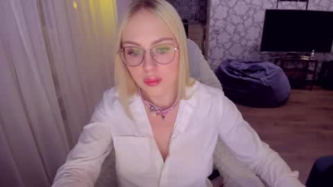 Snapshot of alinaocean chatting on May 2026 06:16:02 PM alinaocean online show from May 2026 06:16:02 PM